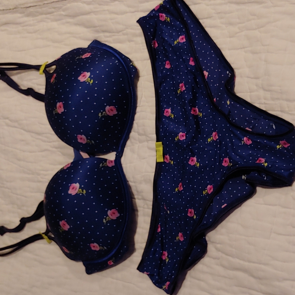 NWOT Victoria's Secret Set
